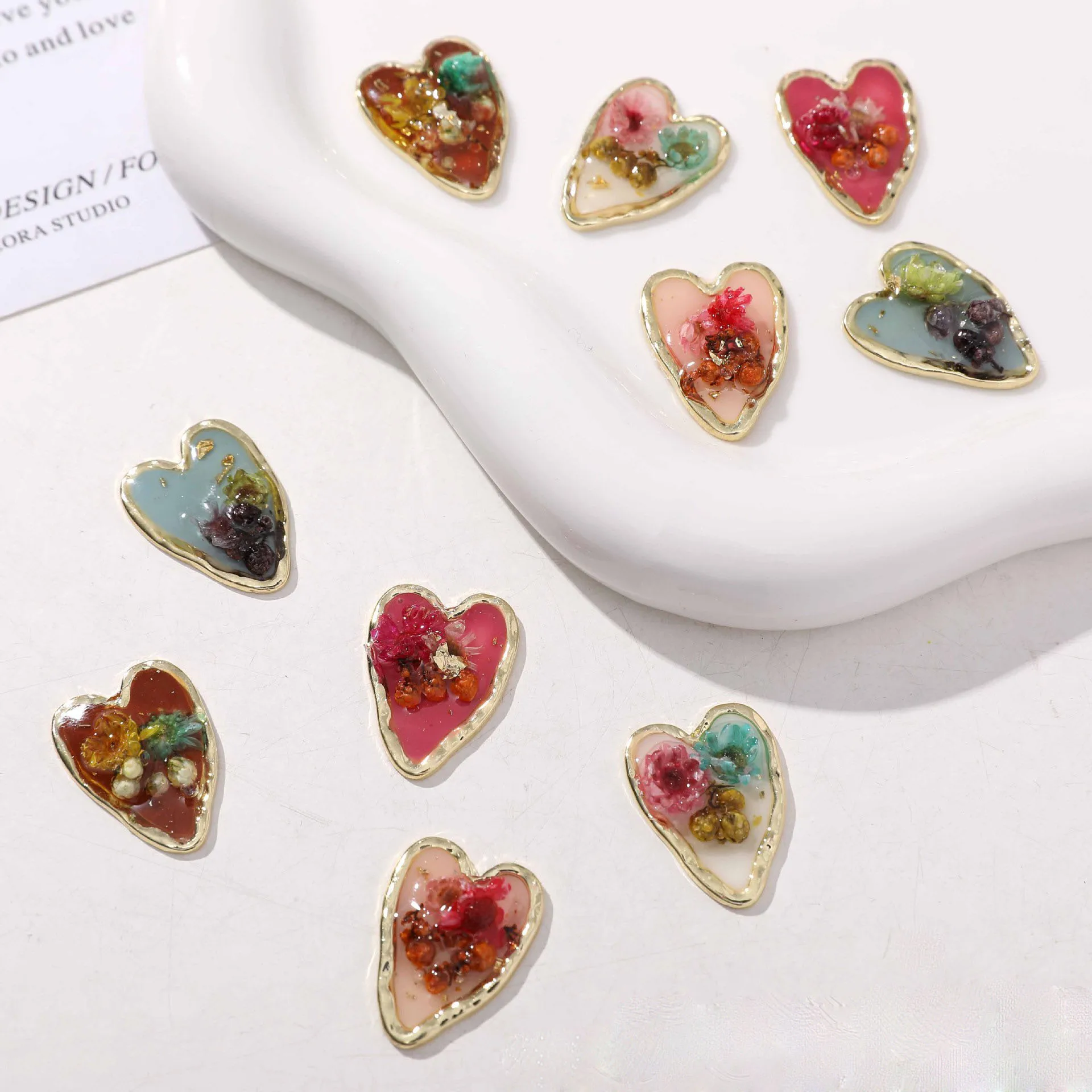2Pcs Early Winter Dried Flowers Resin Flower Alloy Heart Pendant Jewelry For Necklace Pendant Matching