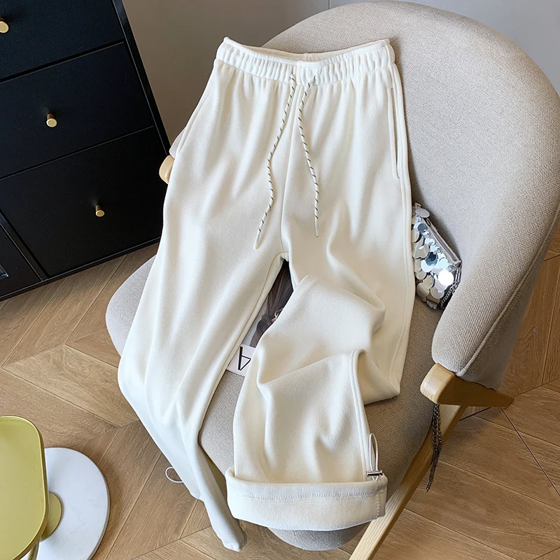 Winter Korean High Waisted Apricot Colored Glutinous Rice And Velvet Straight Leg Pants Look Slimming And Slimming, With Drawstr