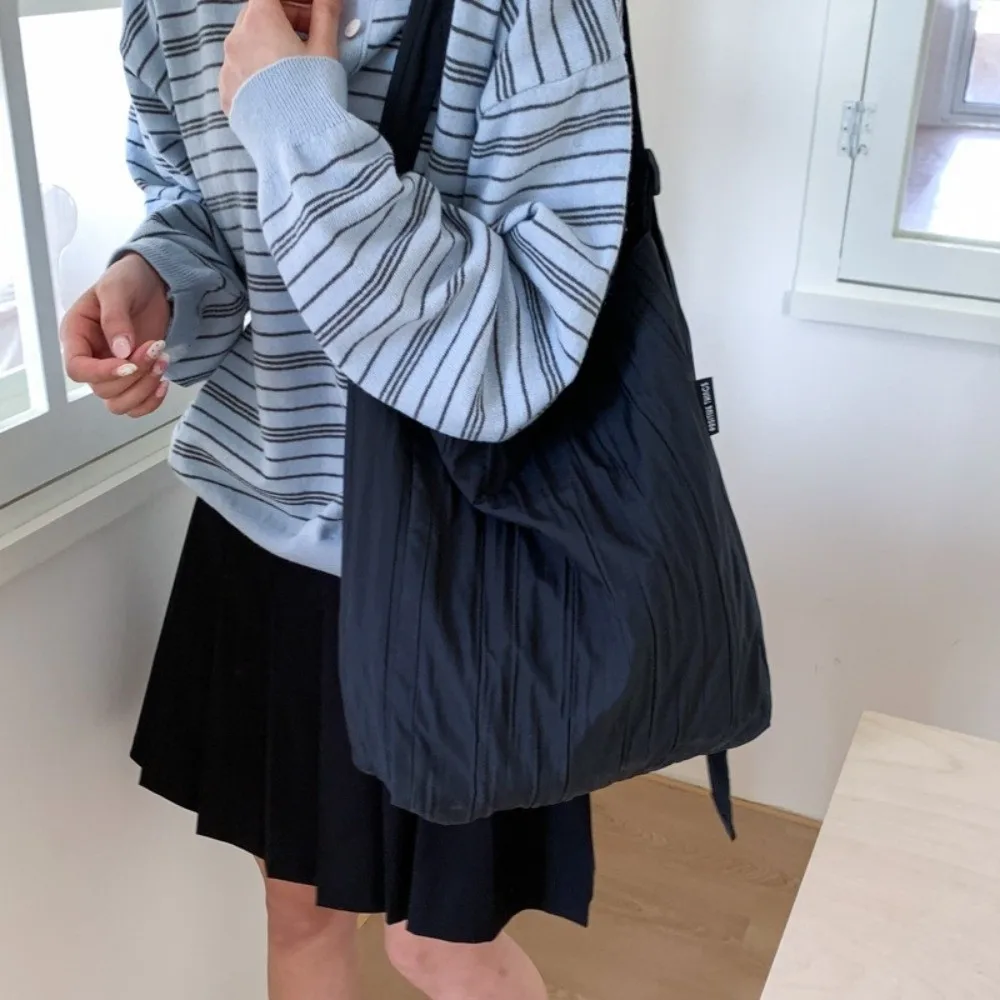 Korean Nylon Wrinkled Totes Bag Versatile Casual Student Shoulder Bag Solid Color Large Capacity Women's Handbag Ladies
