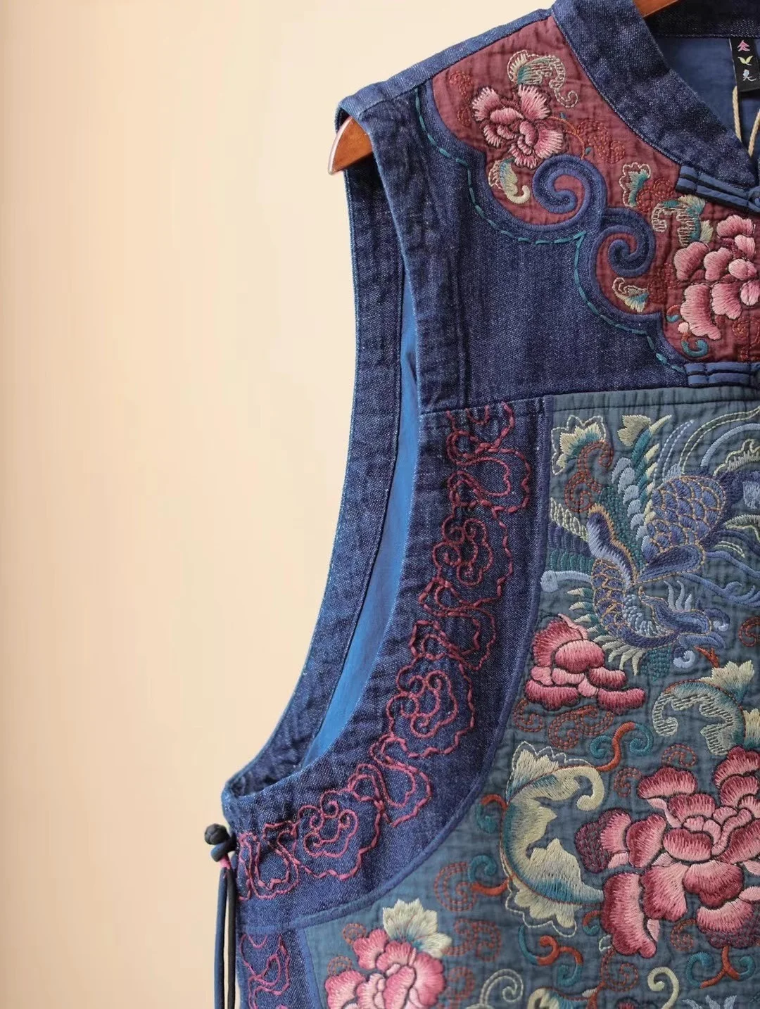 Gilet in denim stile nazionale colletto alla coreana ricamato Vintage top corto in lino di cotone blu gilet estivo casual floreale di alta qualità