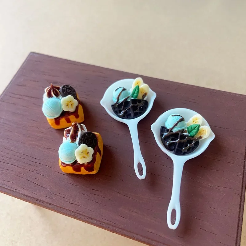 

Детские аксессуары для кукольного домика — миниатюрное мятное шоколадное вафельное мороженое на толстом тосте для ролевых игр