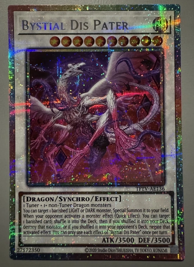 Yugioh KONAMI Duel Monsters TFTV-AE136 Bystial Dis Pater Ultimate Rare, Tarjeta Coleccionable en Inglés Asiático, Estado Mint