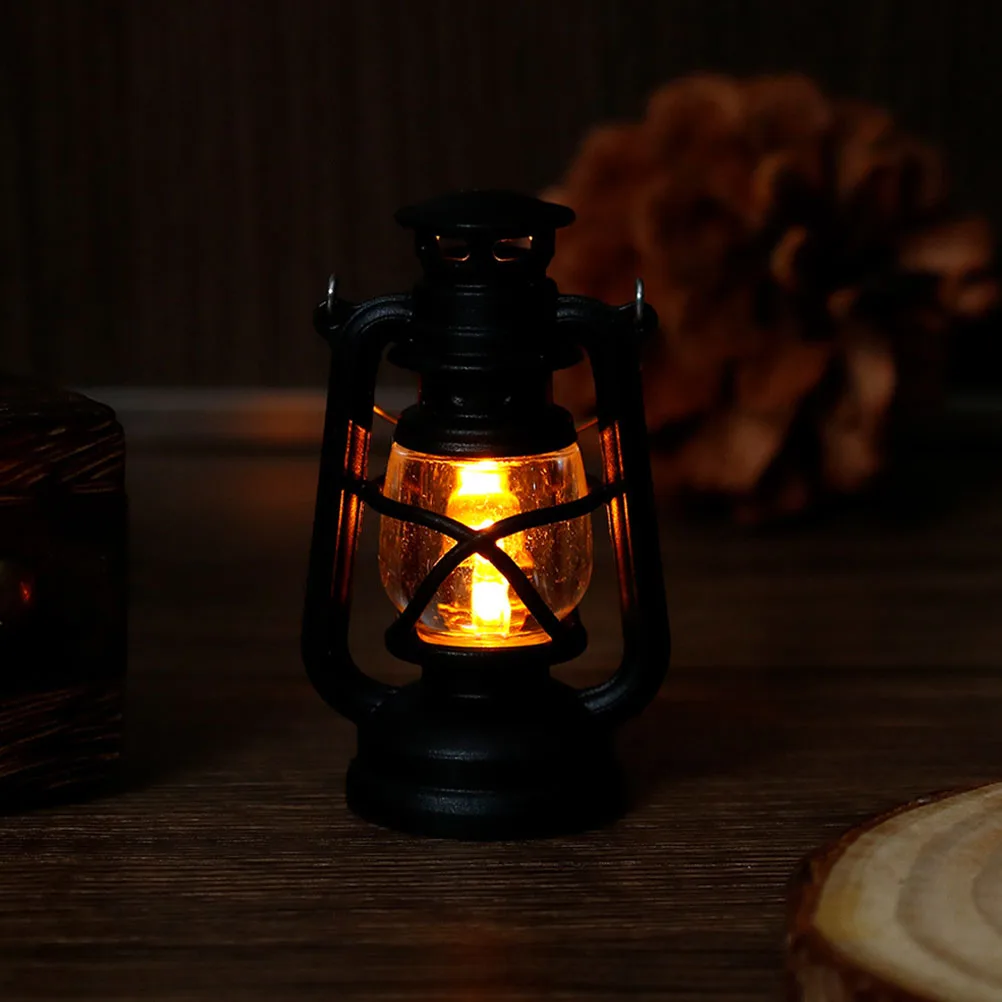 

2Pcs Mini Retro Kerosene Lamp Lantern Decorative Plastic DIY Material Warm Ambiance Dollhouse Scene Model Accessories