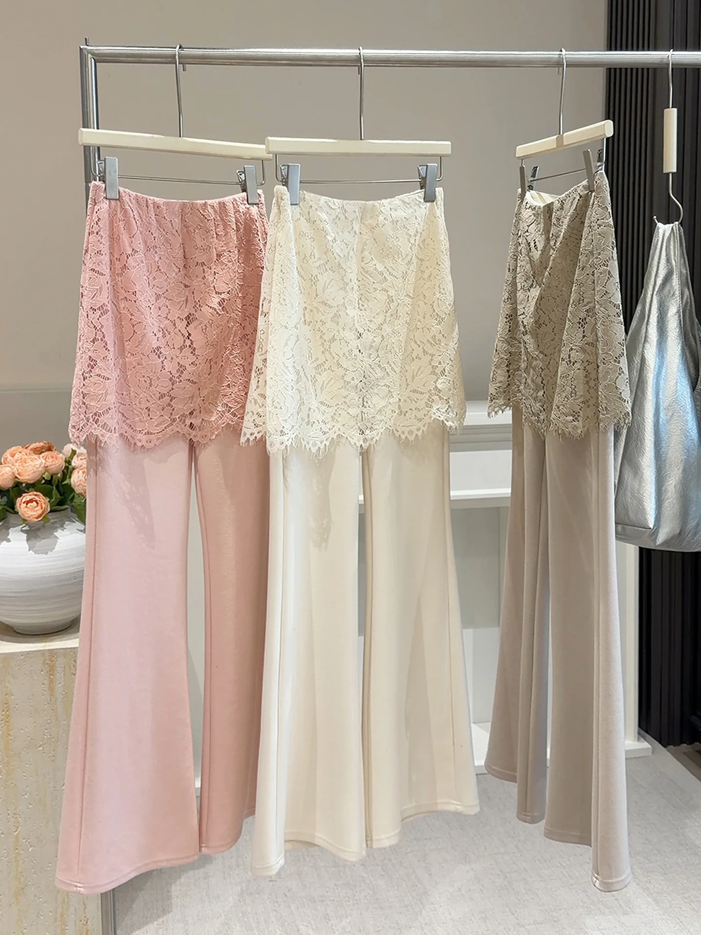 

Эластичные розовые расклешенные брюки с высокой талией и кружевом для женщин, весенние, имитирующие двухслойные, драпированные, повседневные, в уличном стиле, модные.