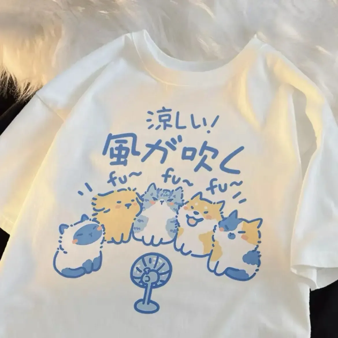 2024 Nowe koszulki damskie Street Creative Blow Fan Cat Printing Tees Summer O-Neck Loose Tops Fashion Casual Female Clothes