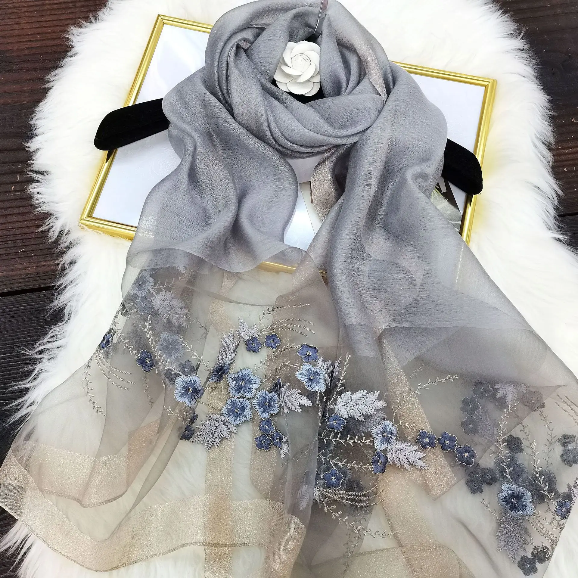 

Fashion Beach Women Scarf Silk Wool Embroidery Floral Female Thin Foulard Shawls Wraps Pashmina Winter Shawl Long Soft Scarves
