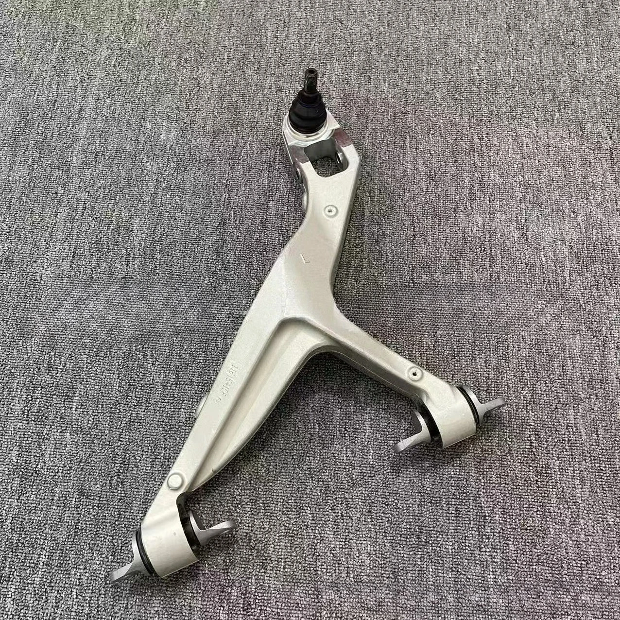 Front and Lower Swing Arm 11B1541CP11B1543CP11B0723CP11B0724CP for McLaren 650S view 3