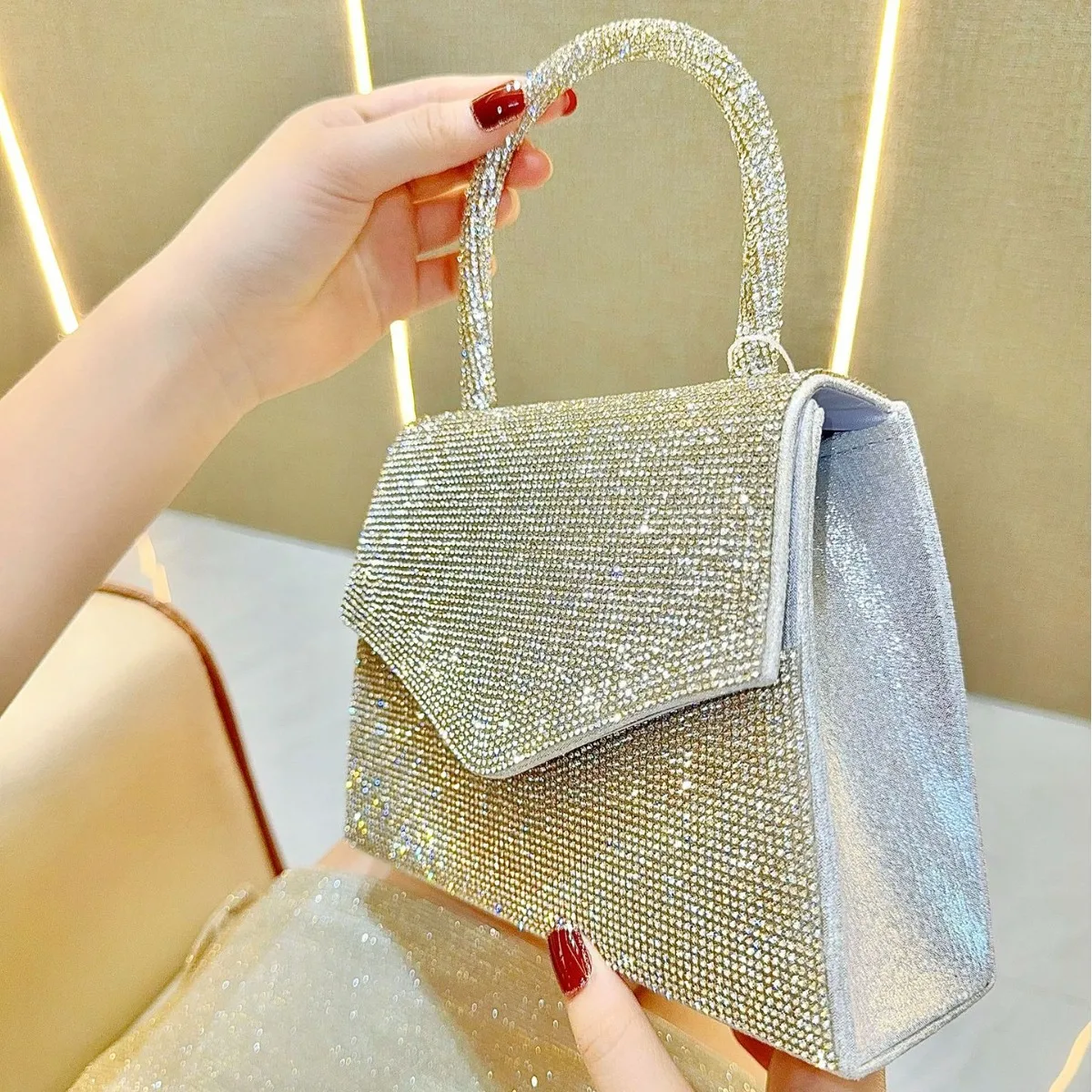 

J150 Bags 2025 Sweet Memory Vintage Full Diamond Banquet Chain Small Square Bag Banquet Bag Rhinestone Handbag Crossbody Bags