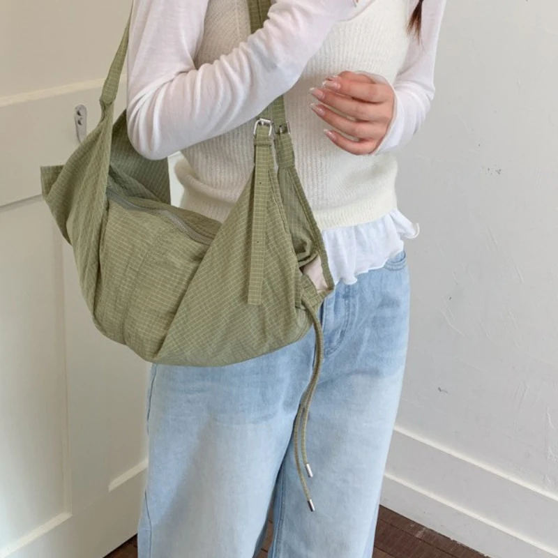 Hobos Halbmond-Dumpling-Form Umhängetasche, Koreanische Damen-Schultertasche, Japanische Minimalistische Casual Pendler-Reisetasche – Detail 21