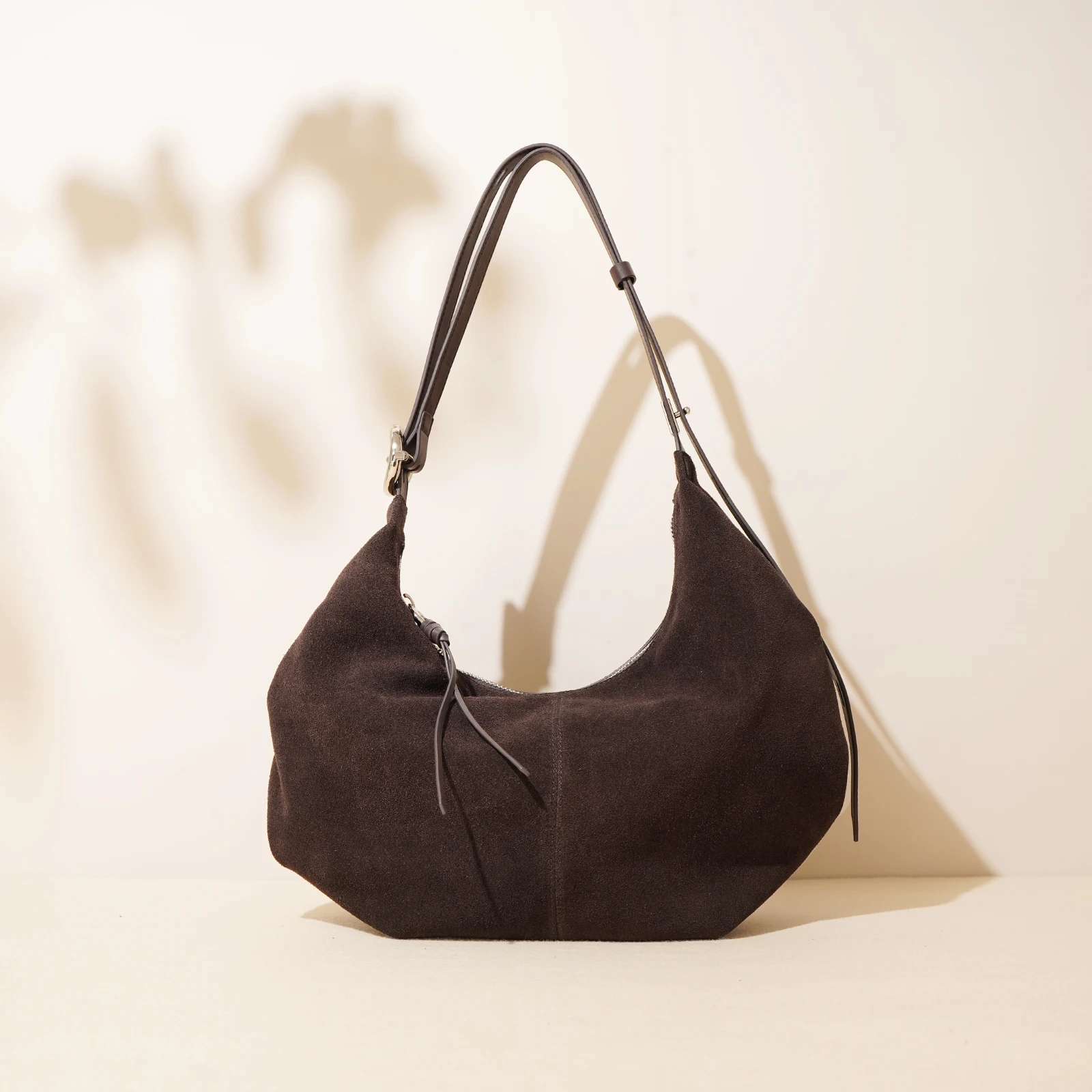 

New Women Suede Hobos Bags Female Retro Frosted Leather Handbag Lady Large Capacity Crossbody Shoulder Bag Trendy Messenger