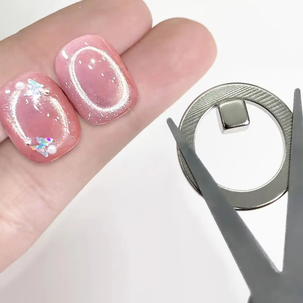 Imán de ojo de gato de alta magnetización y potente, con textura metálica, compacto y portátil, para la creación de efecto halo en uñas estilo ojo de gato, herramienta para uñas.