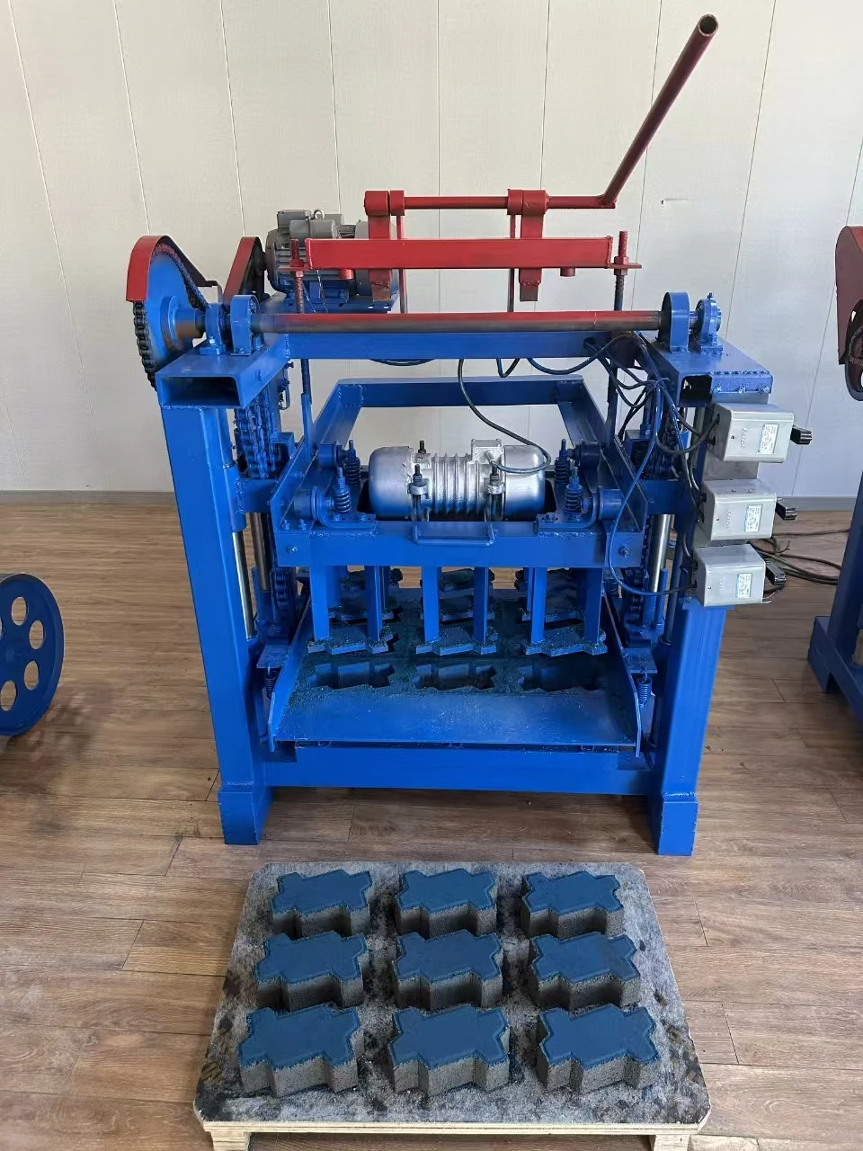 Self Made Bricks Convenient Brick Making Machinery, Concrete Block Machine