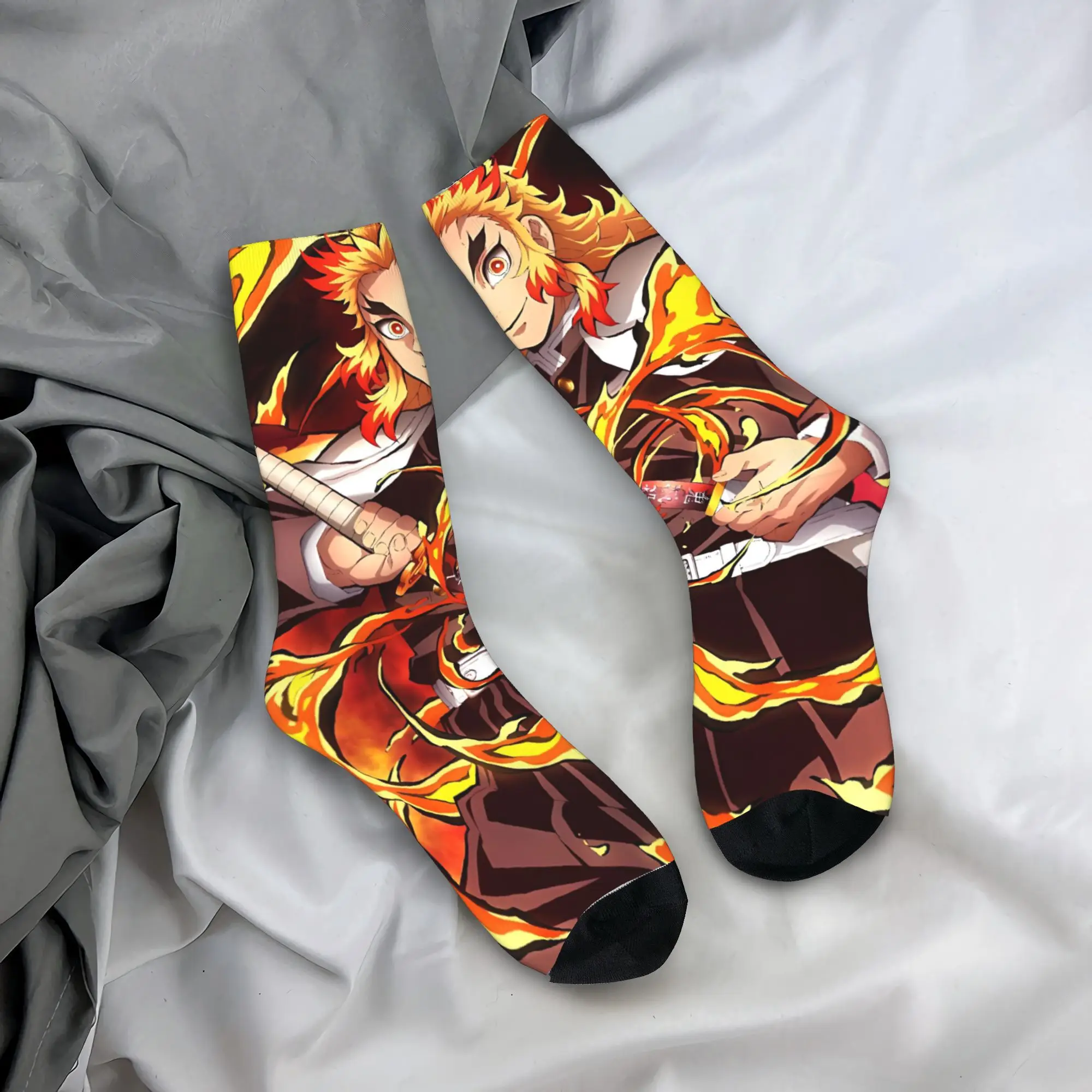 أنيمي Kyōjurō Rengoku الجوارب الجرافيك جوارب عدم الانزلاق الرجال الجوارب مريحة الشتاء مضحك جوارب رياضية في الهواء الطلق