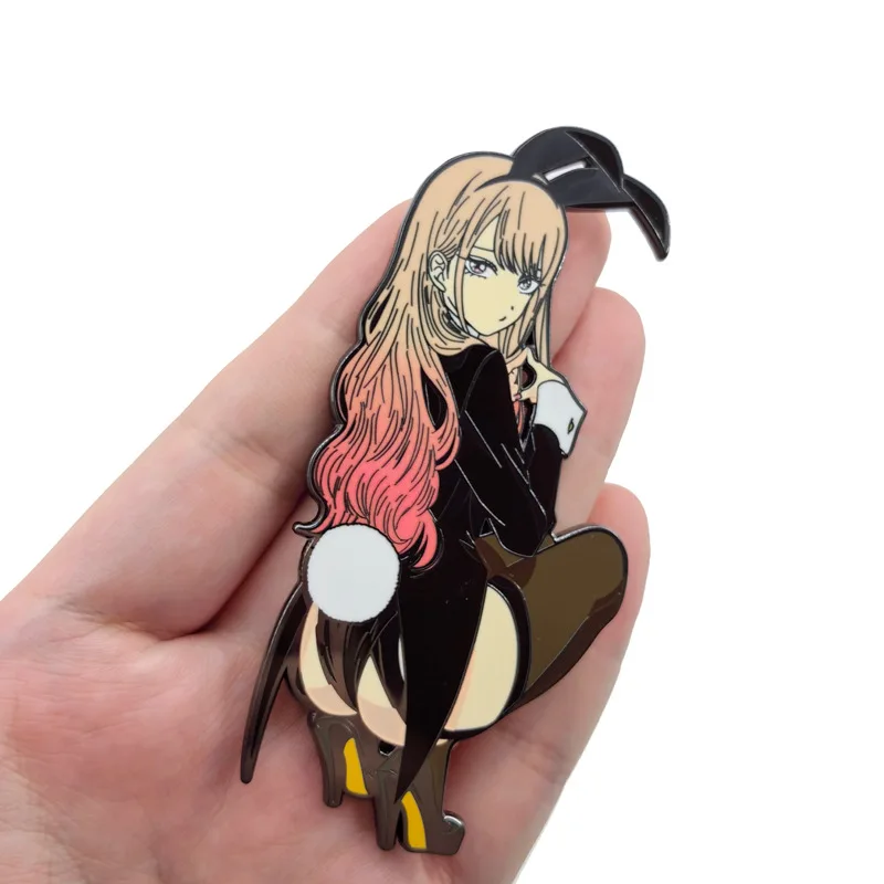 Anime My Dress-Up Darling Anstecknadeln Kitagawa Marin Metall-Abzeichen Manga-Broschen für Rucksack Kleidung Revers Cosplay ACG-Artikel