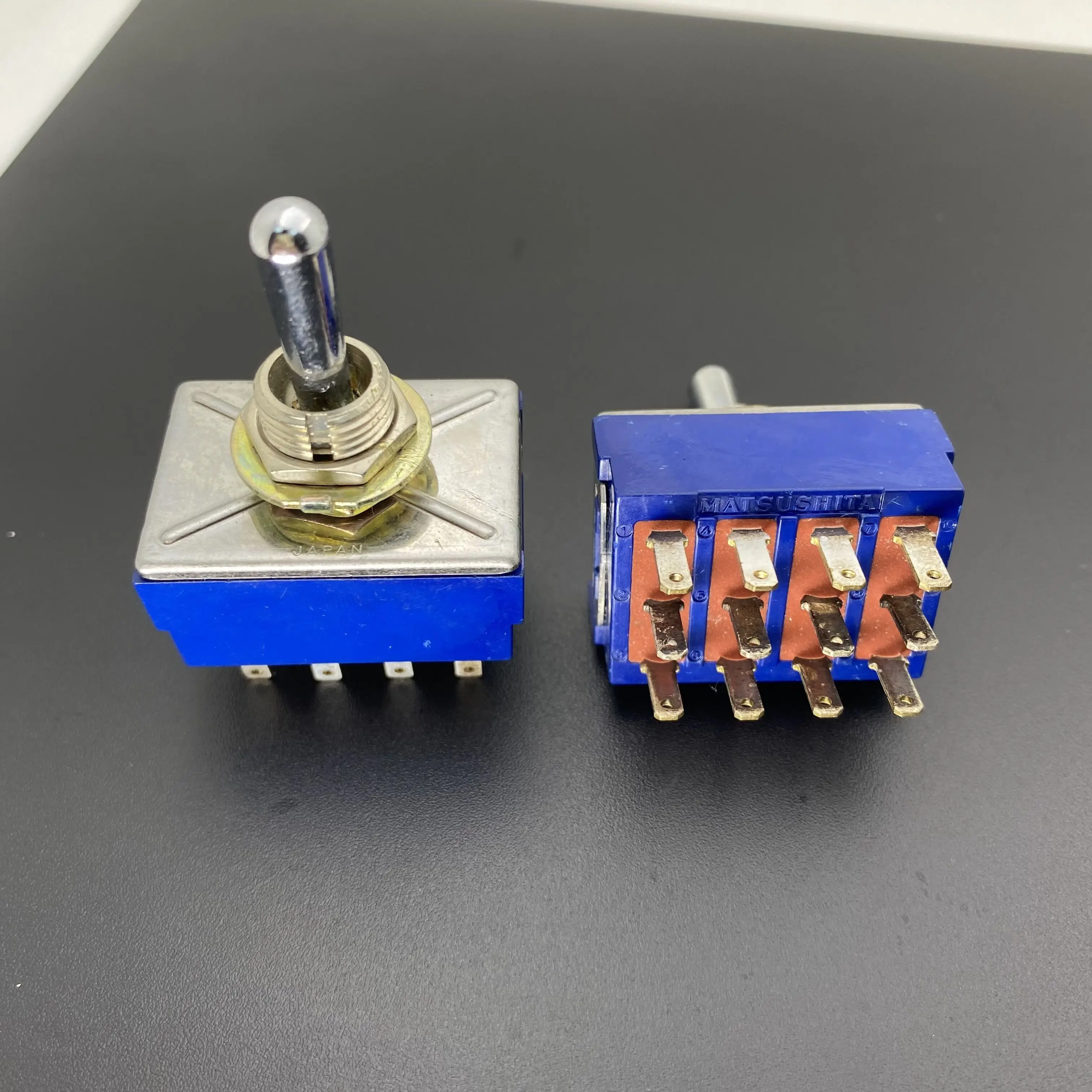 

Japanese AJ38140 6A250VAC toggle switch reset rocker 12 feet