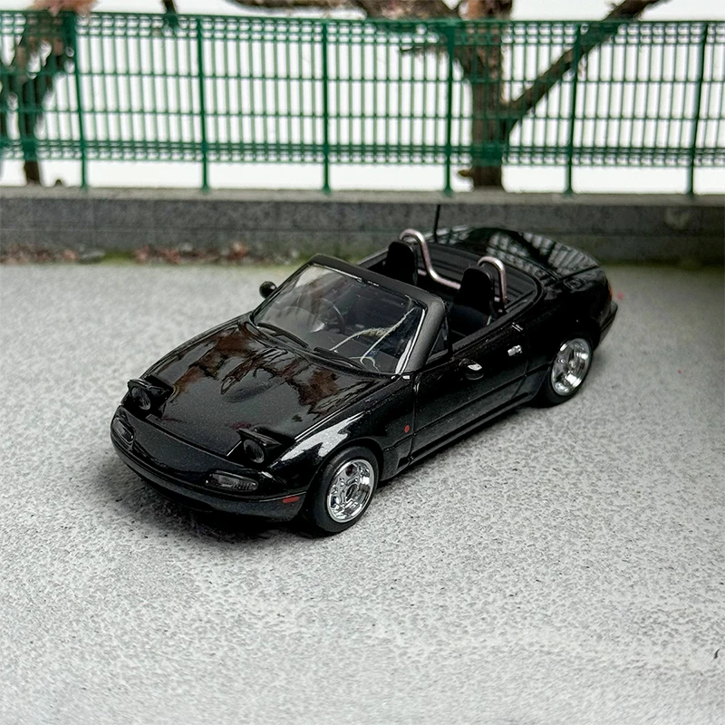 

Diecast 1:64 Scale Simulation Alloy MX5 Classic Roadster Toy Car Model Scene Decoration Souvenirs Collection Gifts Toys Display