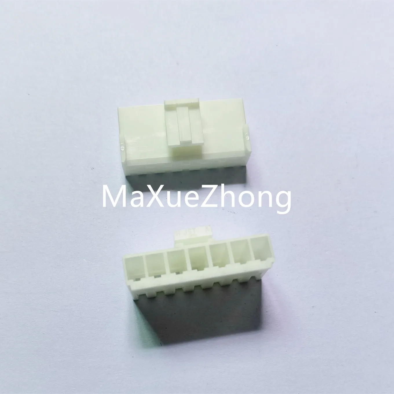 Original new 100% VHR-7N white 7PIN rubber shell spacing 3.96mm plug connector