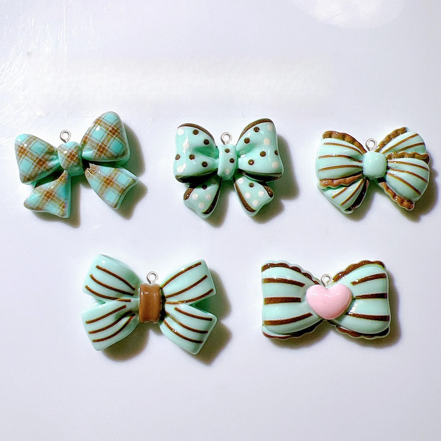 10Pcs Cute Green Series Bowknot Resin Pendants Plaid Stripe Heart Bow Charms For DIY Earrings Necklace Key Chain Jewelry Making