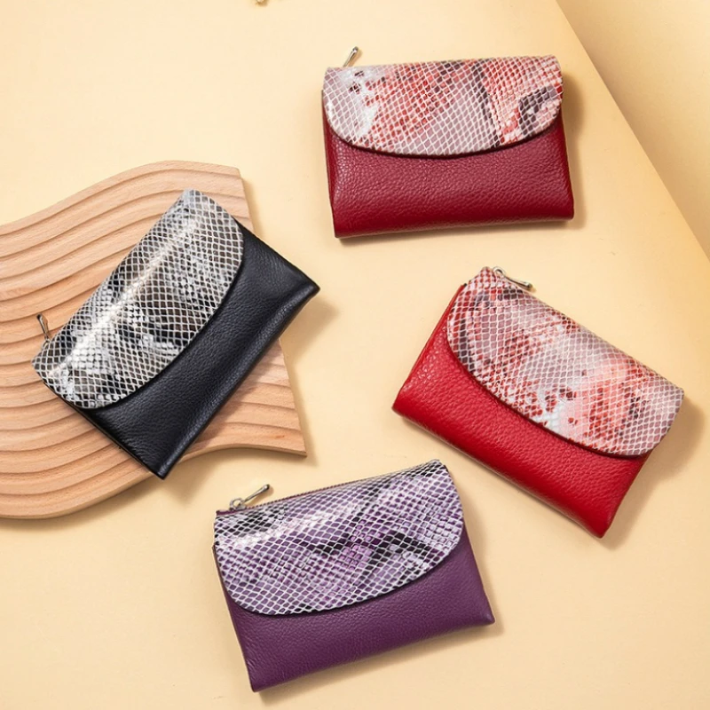 New Style Women's Genuine Leather Short Wallet Snake Pattern Compact Clutch Large Capacity Wallet for Cards Cash & Small Items