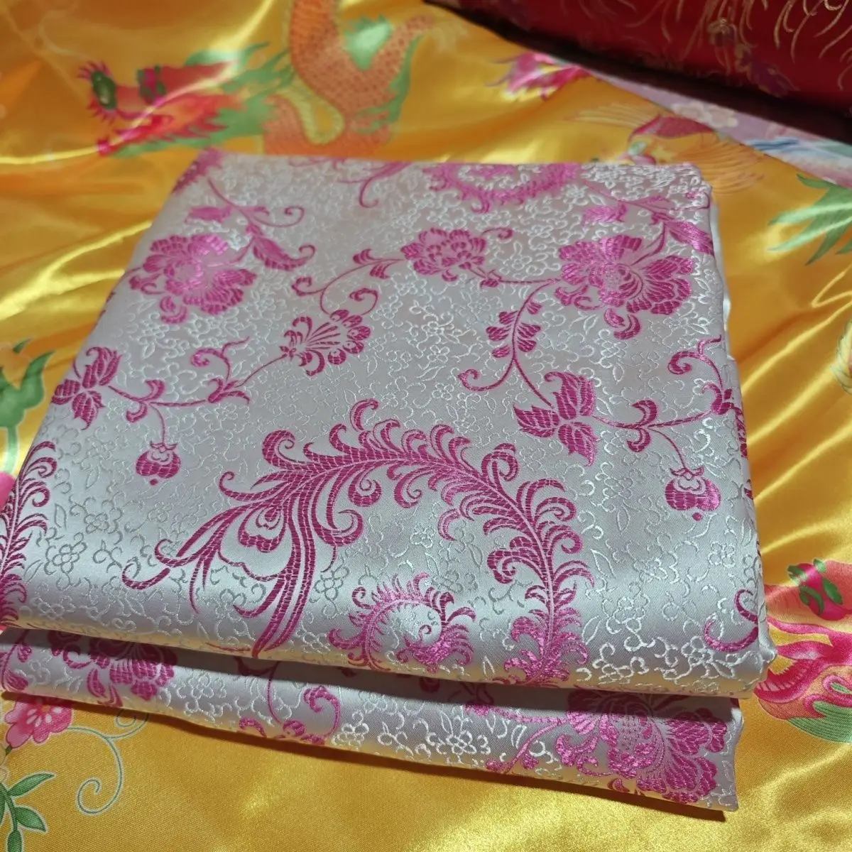 

Glossy summer print satin silk Vintage ice cool bedspread quilt cover with zipper