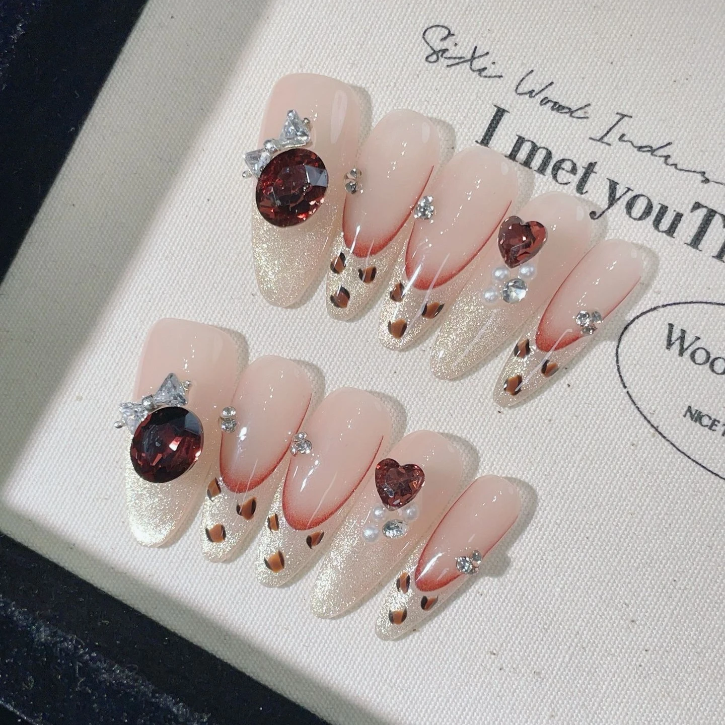 10szt Francuskie migdałowe ręcznie robione paznokcie Fałszywe paznokcie z wzorem Rhinestone Fałszywe paznokcie Kokarda Sztuczne paznokcie Накладные Ногти