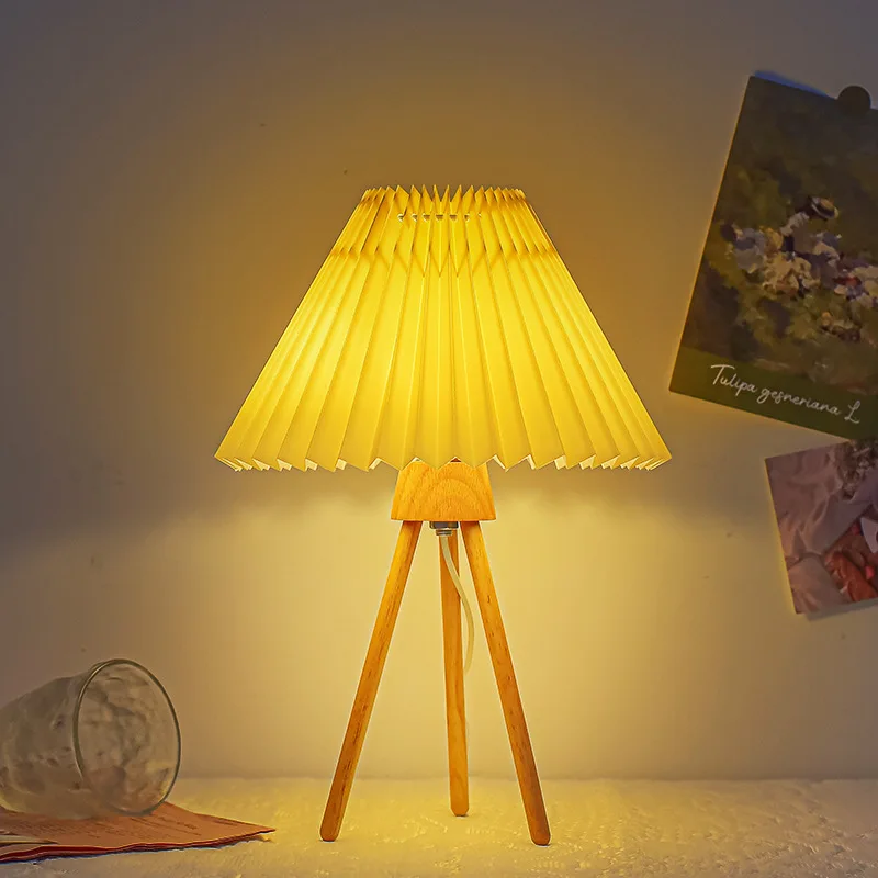 

Wood Table Lamp Korean Pleated USB Desk Reading Study Living Room Bedroom Lights Indoor Lighting Fixture Ornament Portable Lamps