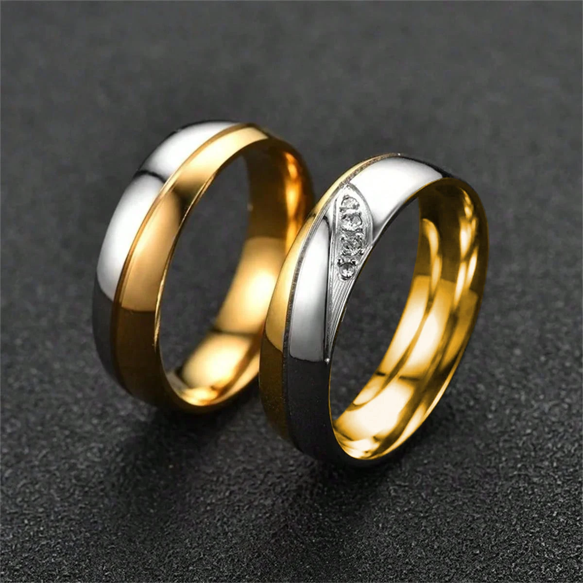 Fashion Stainless Steel Couple Rings For Men Women with Rhinestones Zirconia Rings Wedding Party Jewelry Valentines Day Gifts