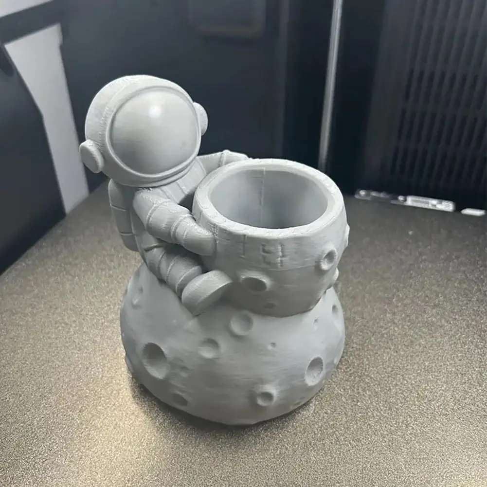 Desktop Clutter Organizer 3d Printed Astronaut Pen Holder with Moon Base Space-themed Desk Organizer Capacity Pencil Cup Brush