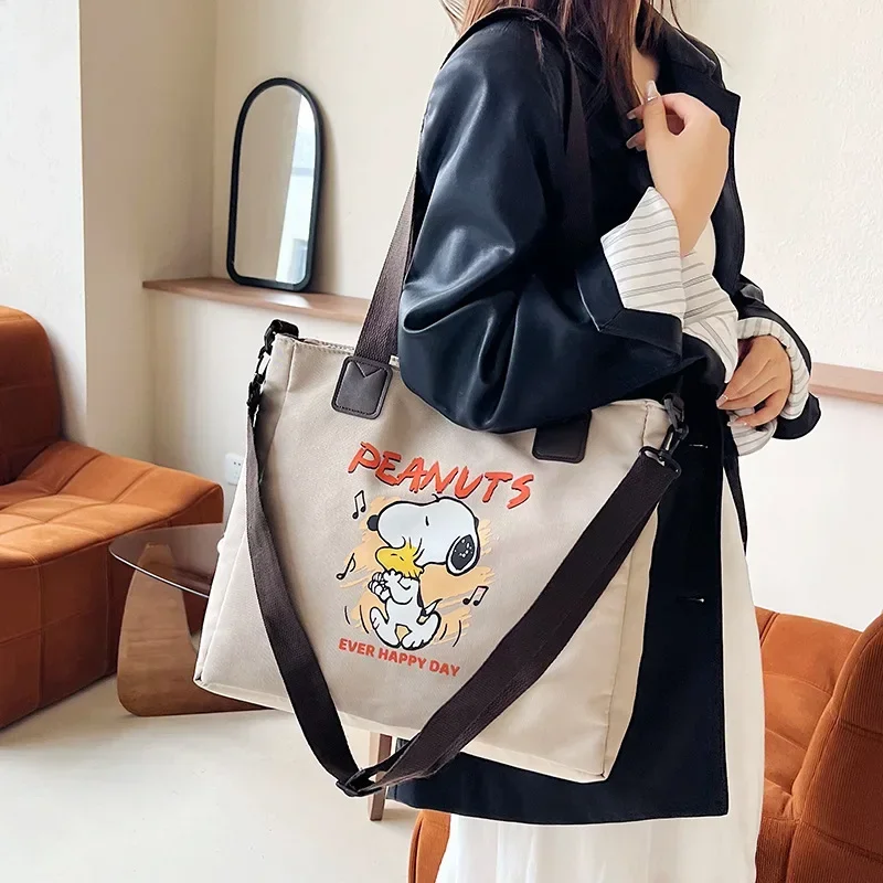 

Snoopy Canvas messenger Shoulder Bag women Large Capacity Class Handbag Shopping Bag Student Girl Cross Body Bag handbag