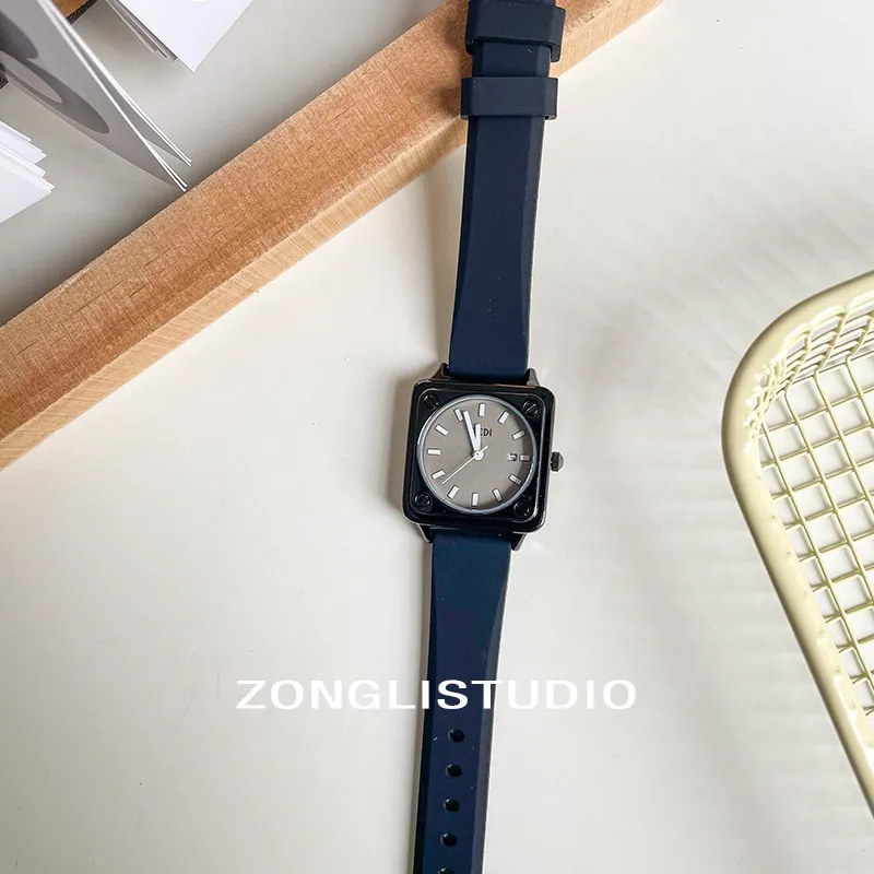 Retro Silicone Strap Square Couple'S Quartz Watch For Women, Stylish Quartz Wristwatch, High-End Luxury Women'S Watch.
