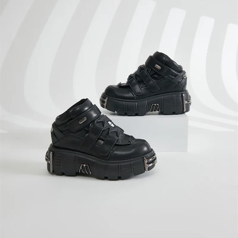 Women's Heavy Metal Platform Punk Low-Top Motorcycle Boots Dark Color 2025 Autumn Winter Collection Fashionable Men's Shoes