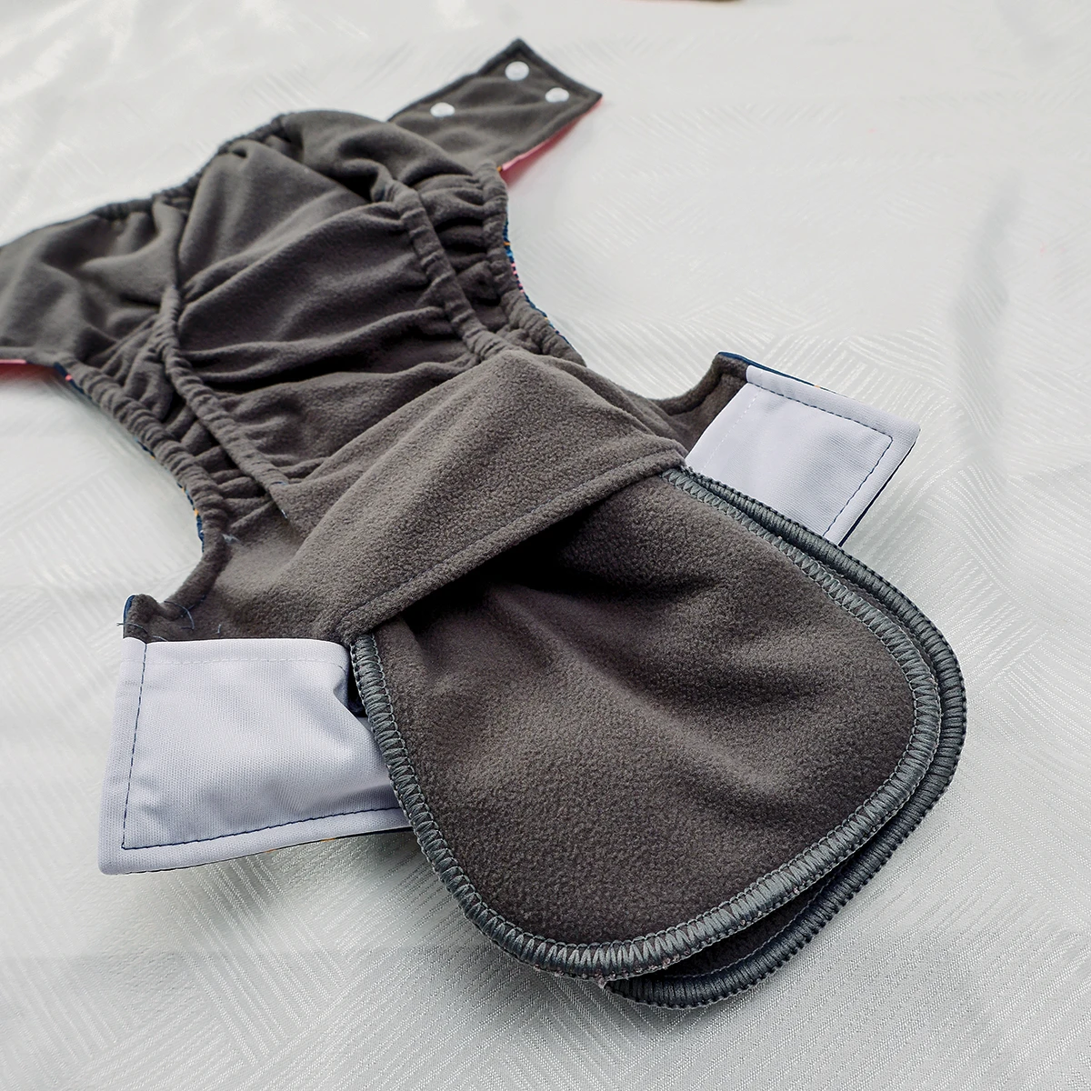 HappyFlute جديد مجتمعة طباعة 3 قطع حفاضات + 3 قطع الخيزران الفحم إدراج قابل للتعديل وقابل للغسل سوبر لينة حفاضات الطفل القماش