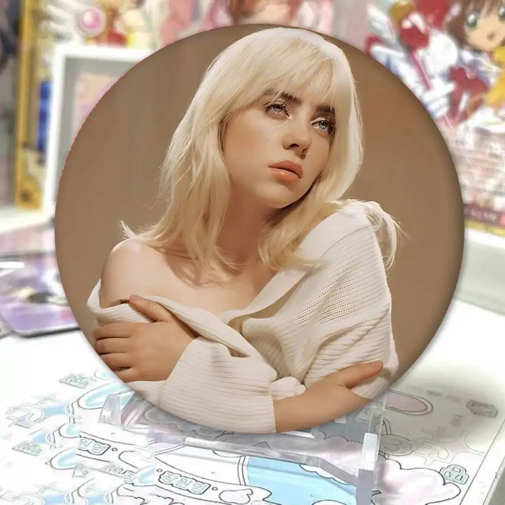 شارات المغني بيلي إيليش دبابيس كرتونية دبابيس مصنوعة يدويًا لحقيبة الظهر وإكسسوارات المجوهرات شارة الهدايا