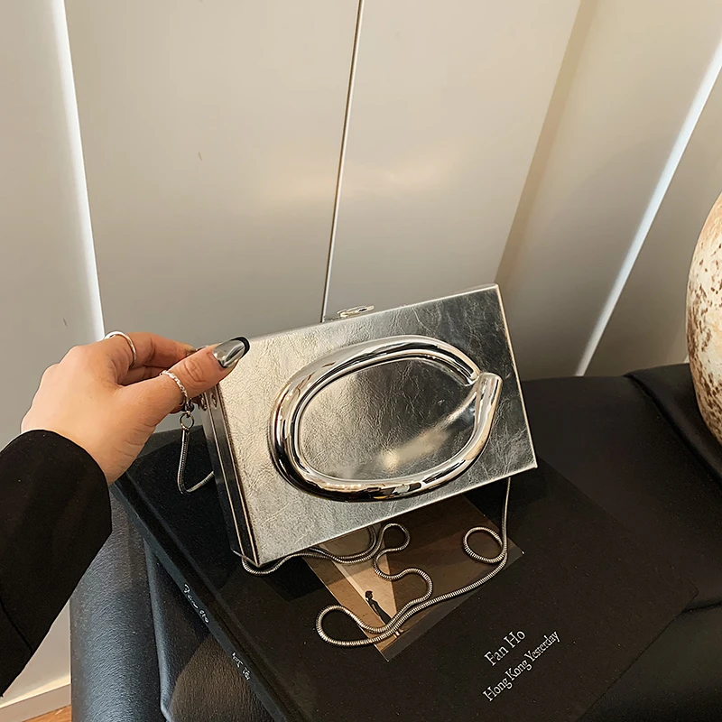 

Trendy Fashion Leather Crossbody Handbag For Women With Messenger Function And Vintage Inspired Letter Logo