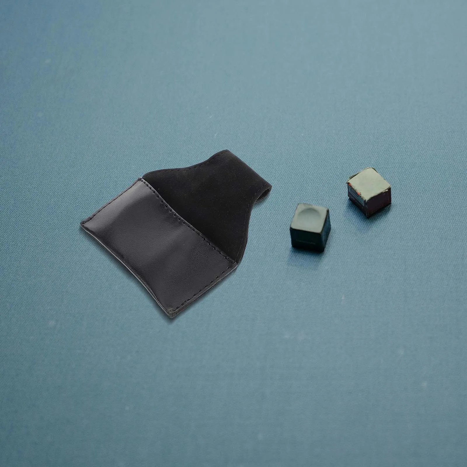 

Billiard Chocolate Bag Pool Chalk Holder Protective Pouch Compact Lightweight Scratch Prevention Efficient Application Dual