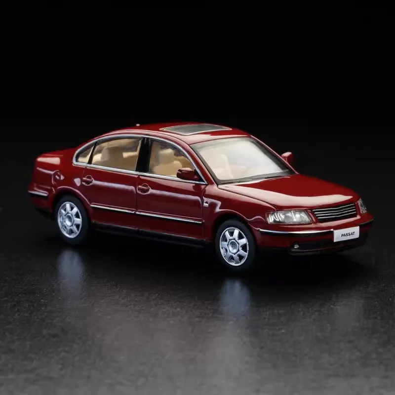 

*Предпродажа* Xcartoys 1:64 пятого поколения Passat B5 винно-красная литая под давлением модель автомобиля
