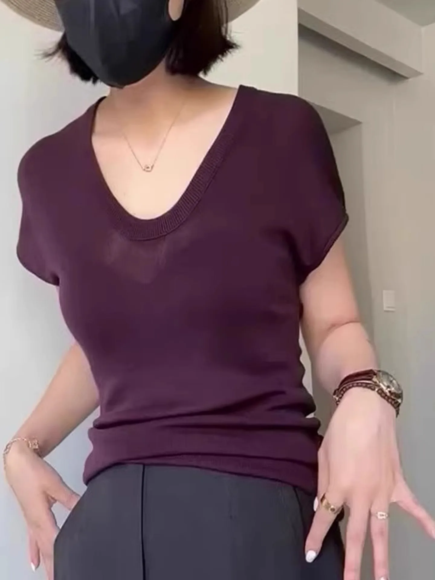 

Летний женский топ из ледяного шелка с коротким рукавом, однотонный, простой в сочетании, в корейском стиле, приталенный, модный