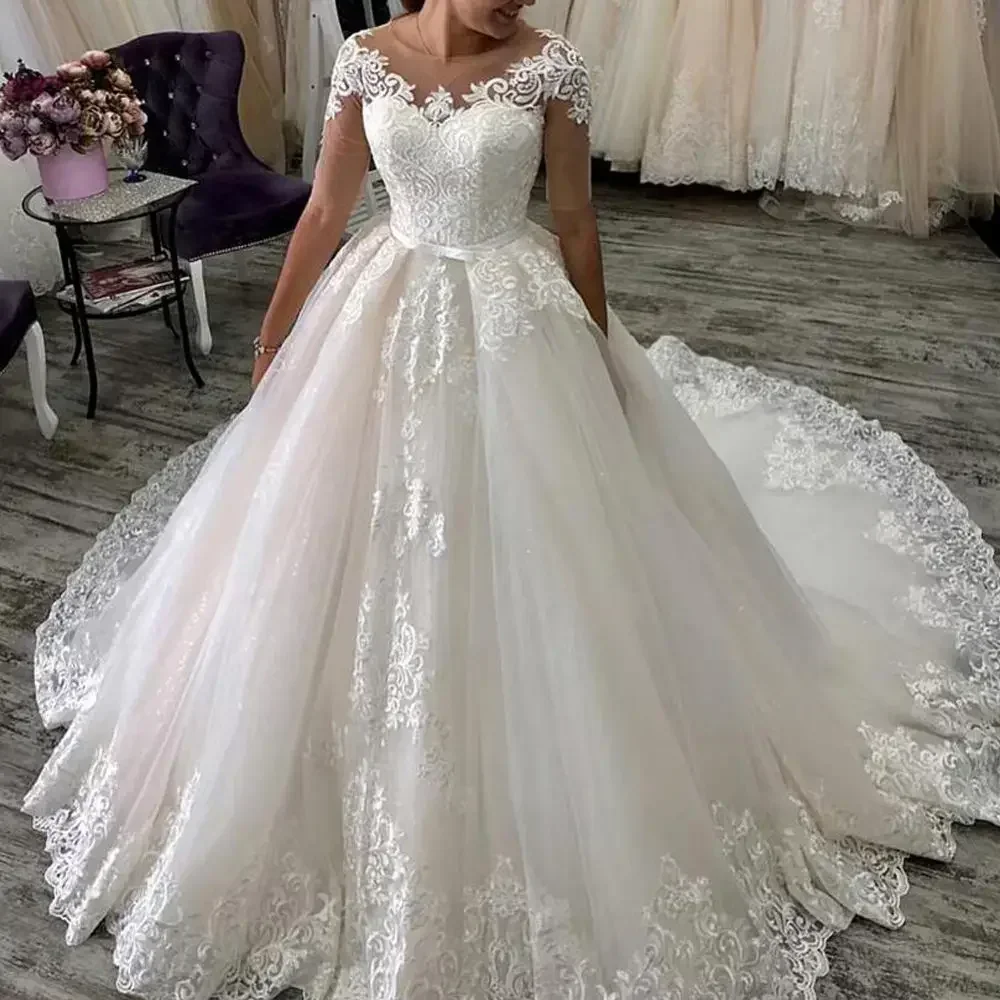 

Customized Scoop Neckline Half Sleeves Lace Appliques Bridal Gowns Robe De Mariee Ball Gown Plus Size Wedding Dresses For Woman