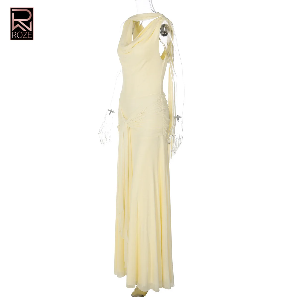 Sukienka bandażowa z odkrytymi plecami - wycięcia i sznurowanie, sukienka na randkę