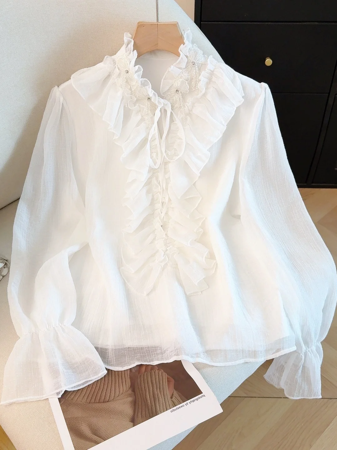 

Elegant Pearl Embellished Wooden Collar Women's Shirt Gentle Style Slimming Top Long Sleeve Stand Collar Polyester Fiber