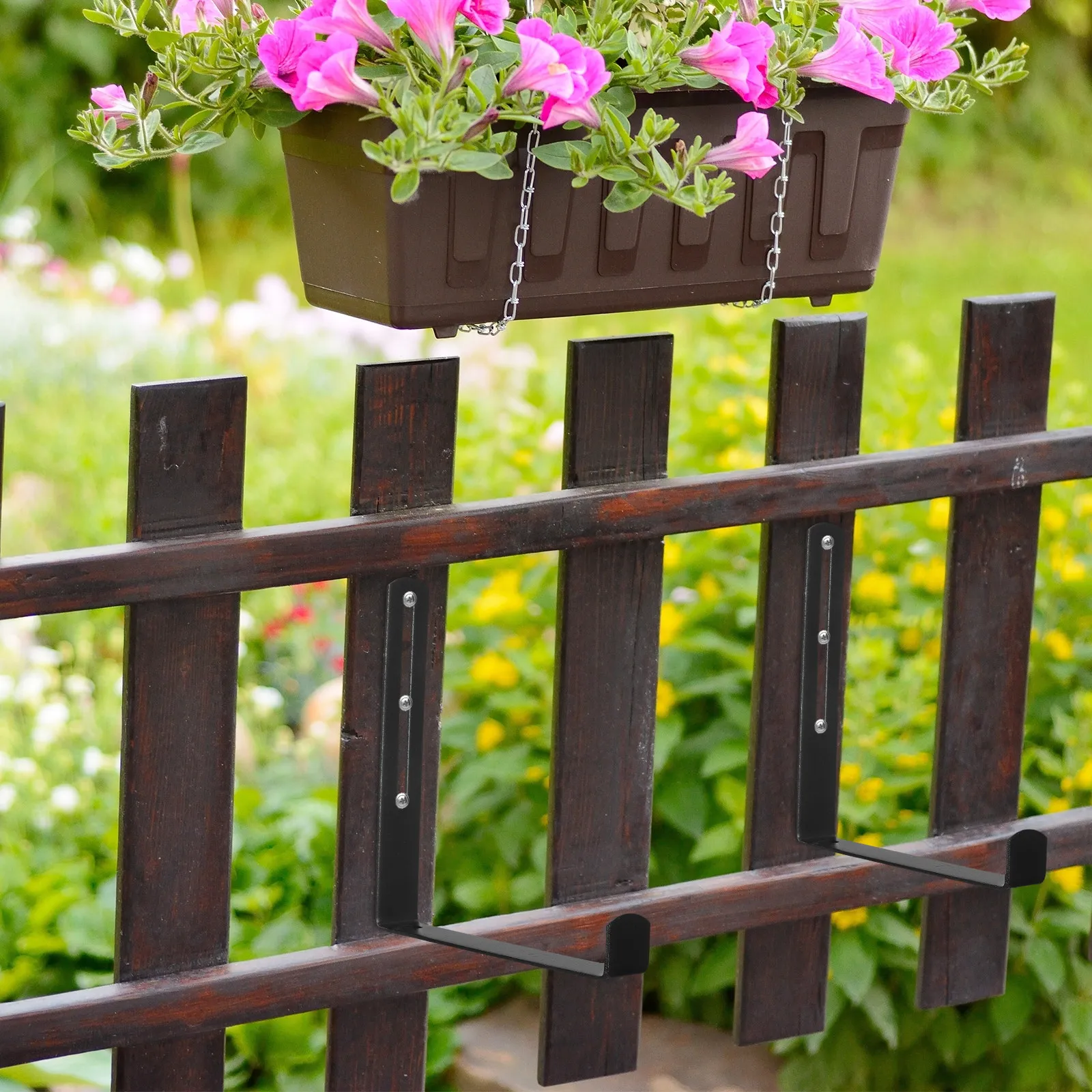 Metal Wall Mounted Flower Pot Bracket Sturdy Hanging Planter Hanger for Balcony Windowsill Deck Porch Garden Indoor Living Room