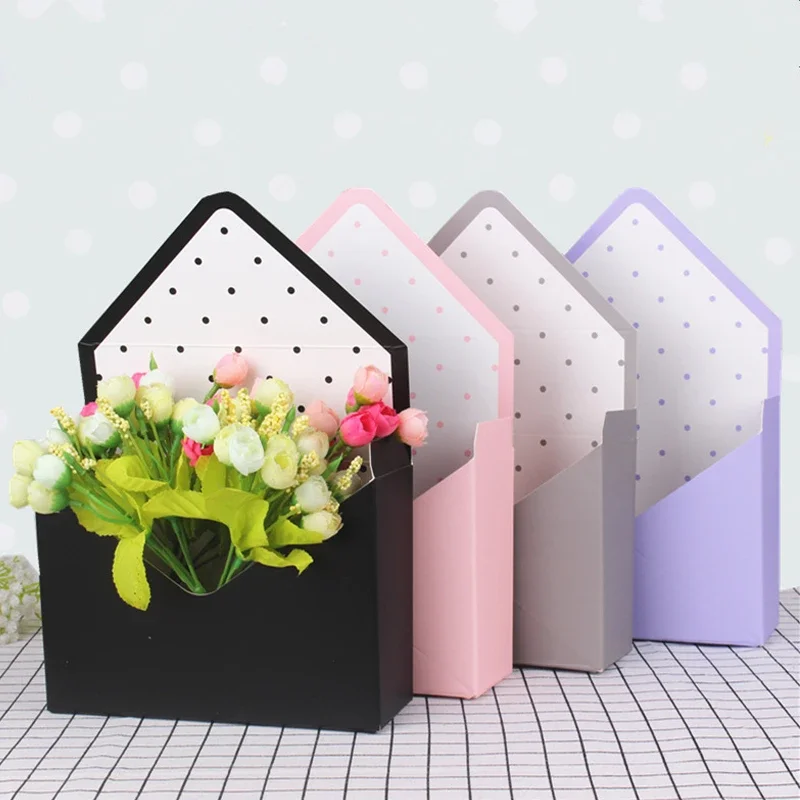 

Creative Envelope Shaped Flower Packaging Box Wedding Engagement Party Decoration Gift Boxes Dot Stripes Printed Wrapping Box