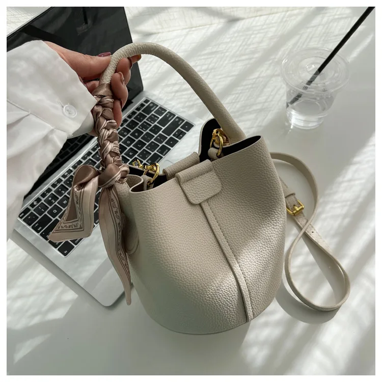 Travel Women\'s Bucket Bag Handbags 2023 Autumn Winter High Quality Fashion One Shoulder With Ribbon Female Messenger Bags Wallet