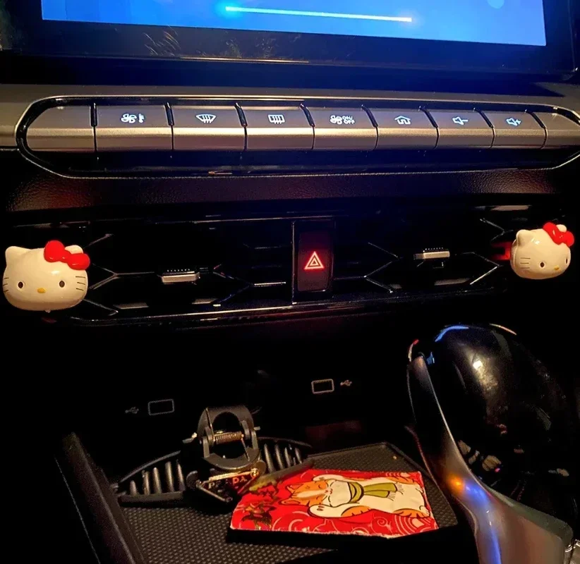 MINISO HelloKitty Car Air Outlet Aromatherapy Decorative Clip Air Outlet Ornaments Cartoon Kawaii Ladies Car Decoration Cat Head