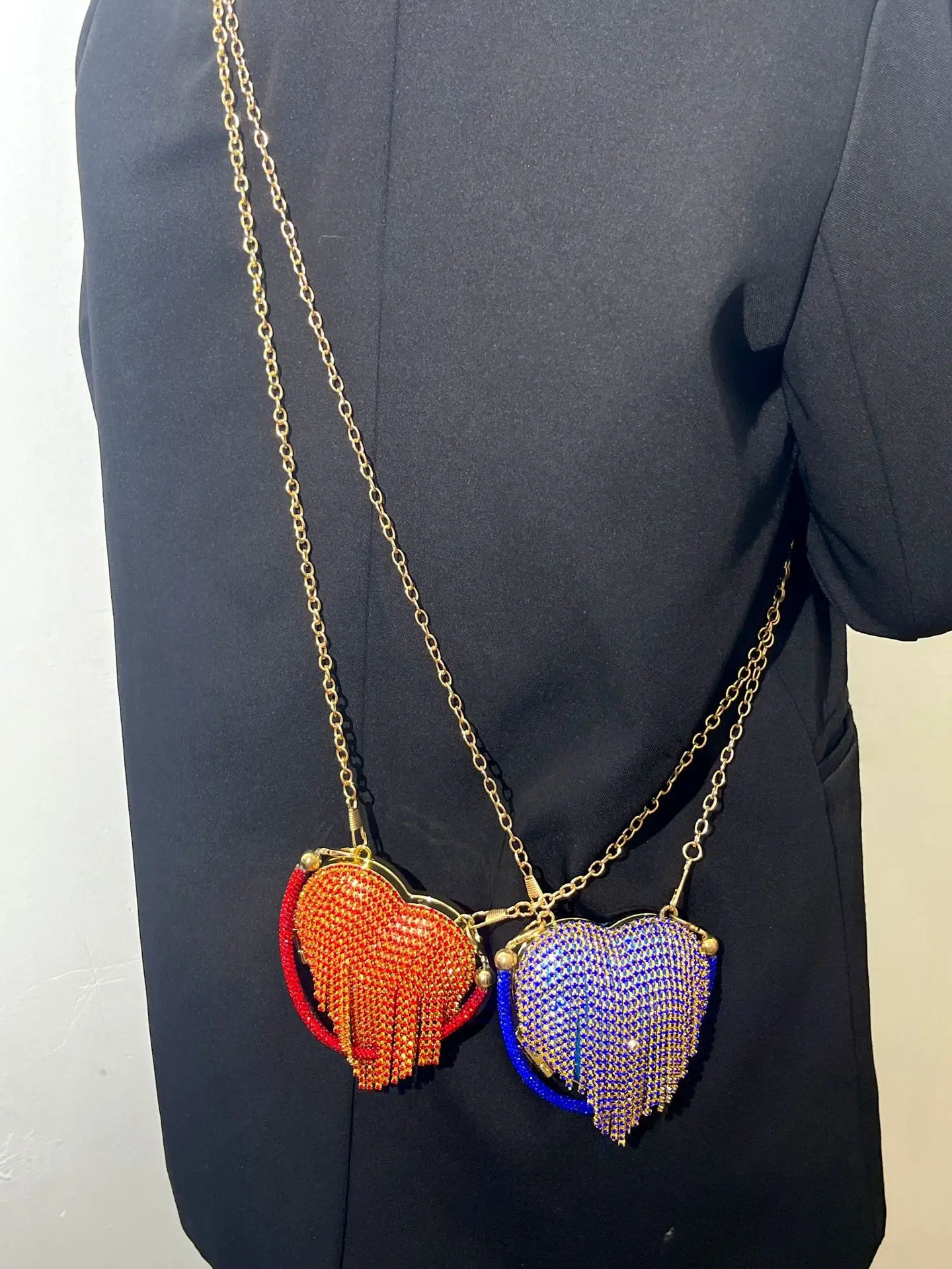 Fashionable mini heart-shaped chain bag with diamonds, a versatile and simple evening crossbody bag for women