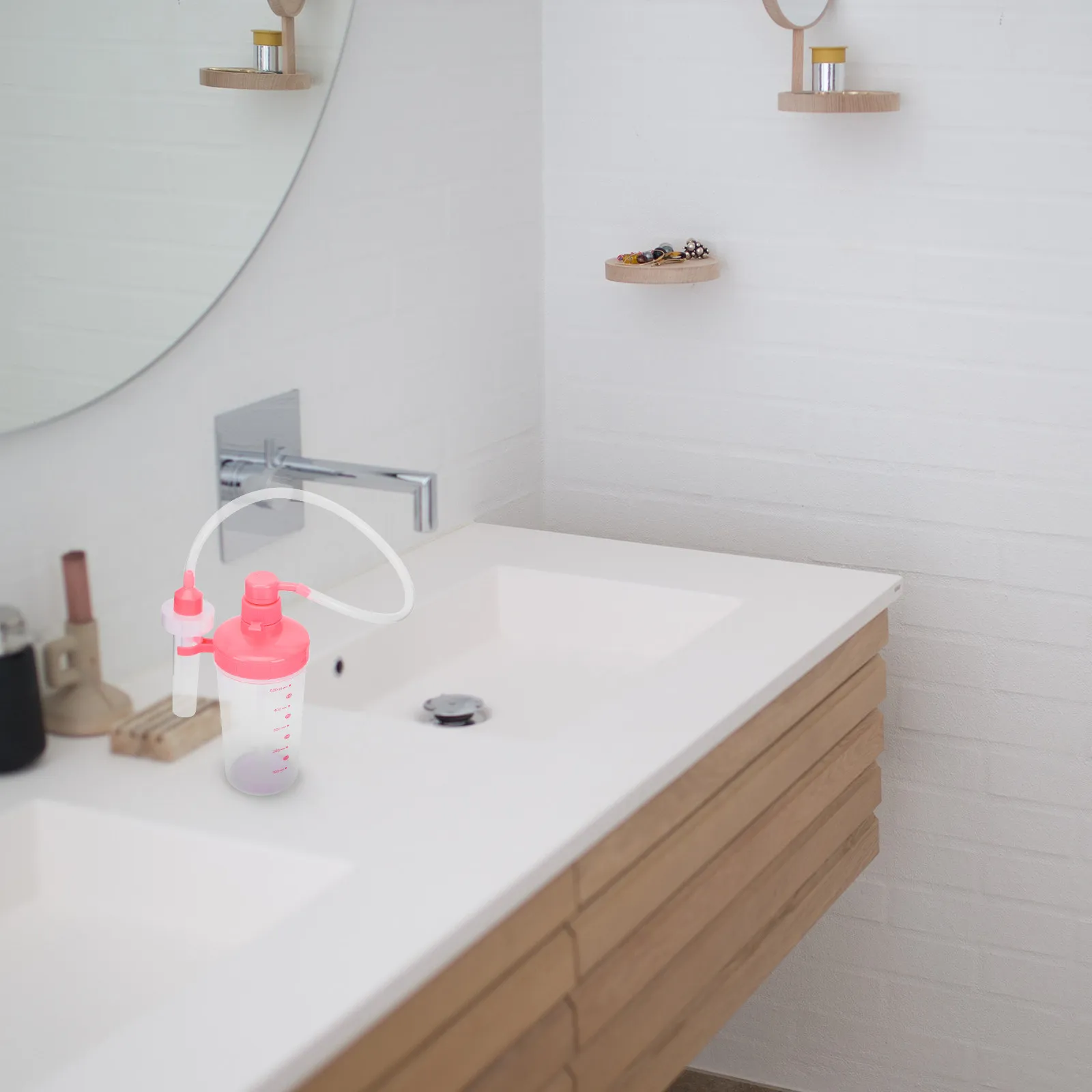 

1Pcs Female Vaginal Cleanser Portable Irrigator for Private Parts High-Quality Pe PP Material Scale Design Easy-Clean