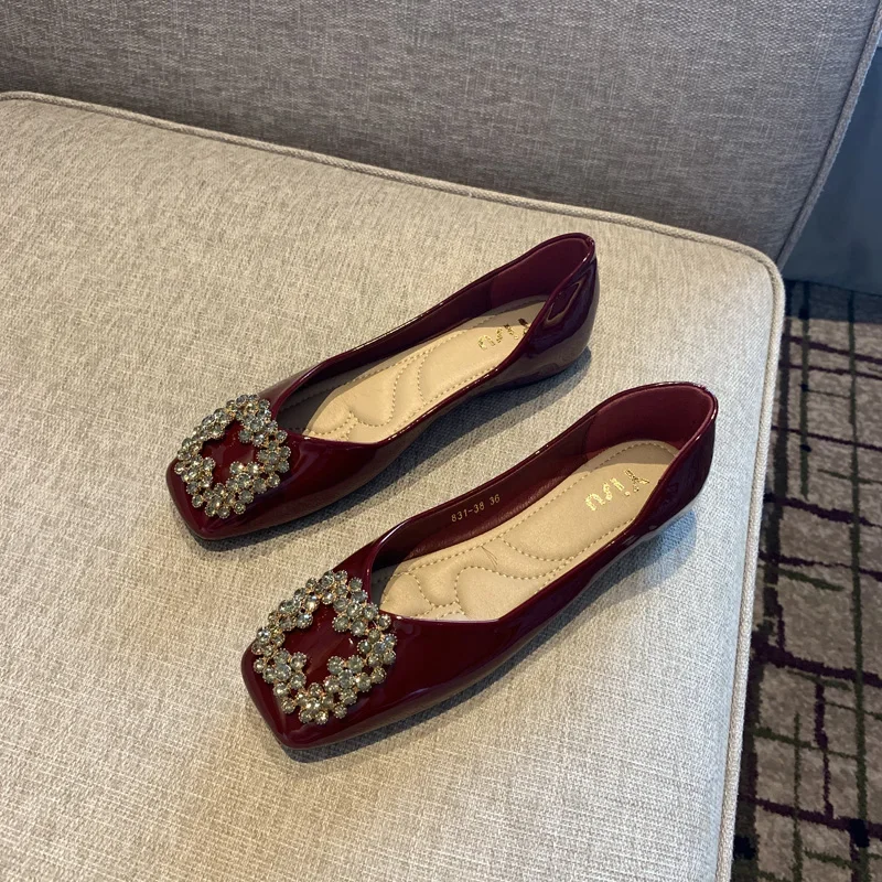2025 Spring and Autumn New Korean Fashion Rhinestone Square Button Lacquer Leather Flat Shoes Square Head Casual Women's Shoes view 2