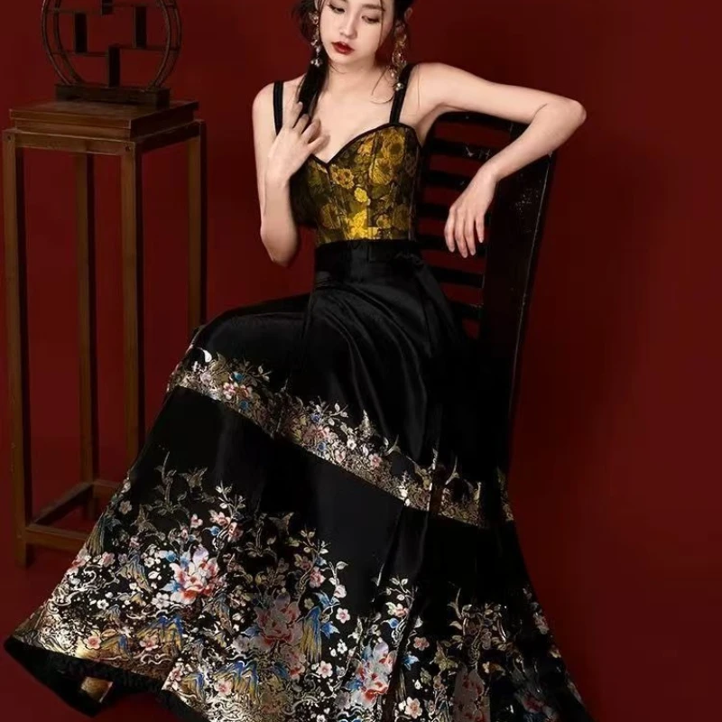 Original Ming Dynasty Hanfu Women's 2026 Spring New Fashion Horse Face Skirt Heavy Weaving Gold Makeup Flower Half Body Skirt