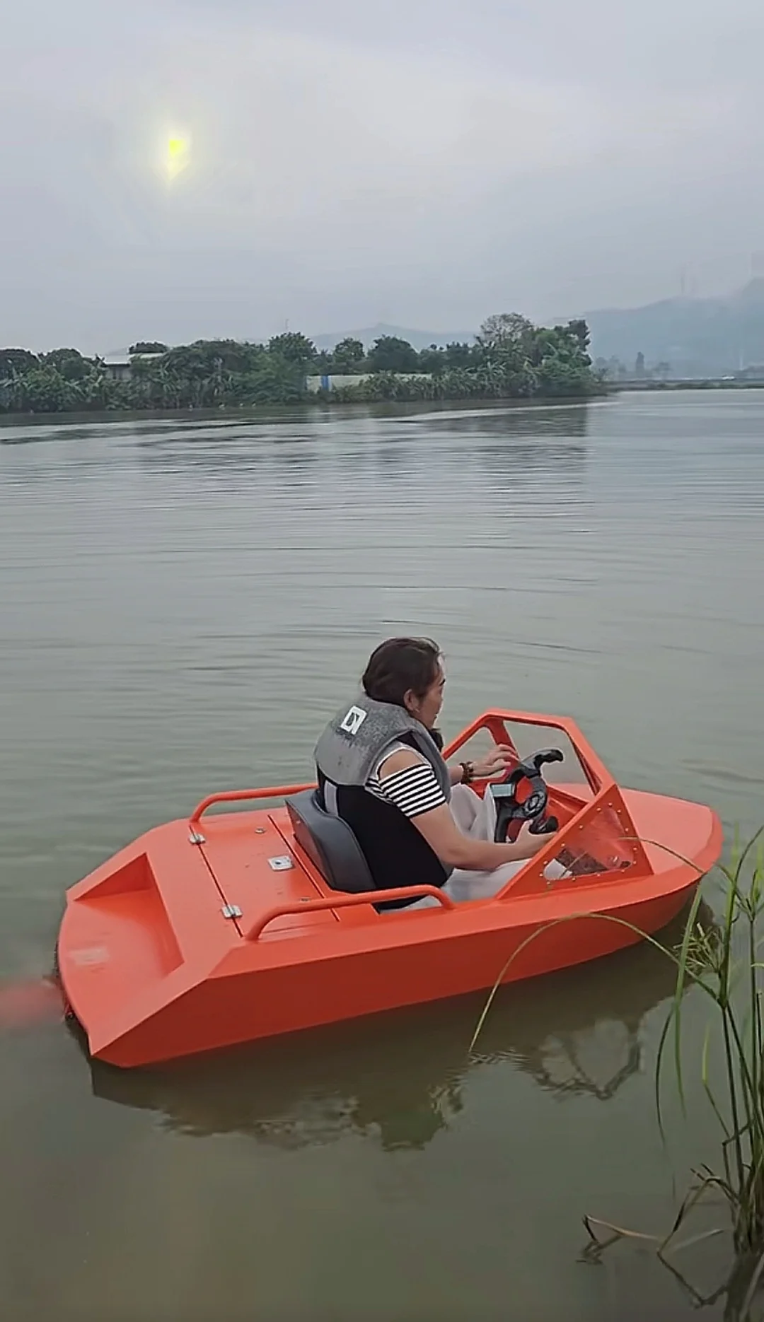 High Speed Jet Car Style Mini Kart Boat, Premium Stable Power Component Bring Unique Outdoor Water Surf Experience view 5