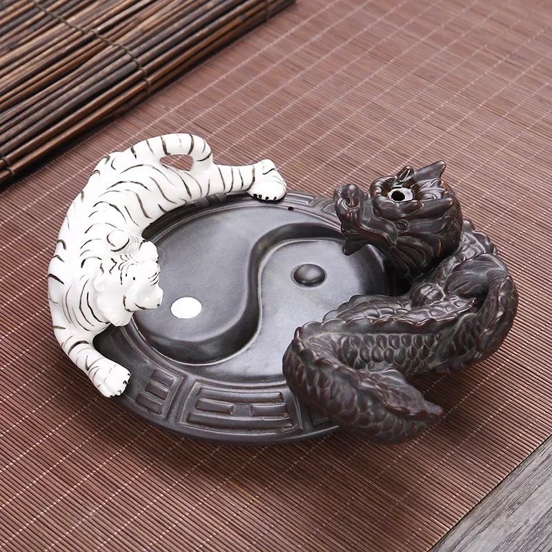 Creative backflow incense burner dragon tiger fight Zen Taiji gossip incense backflow smoke line incense Nha Trang home crafts